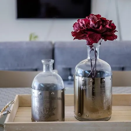 Solaar St Lazarous * Lárnaka